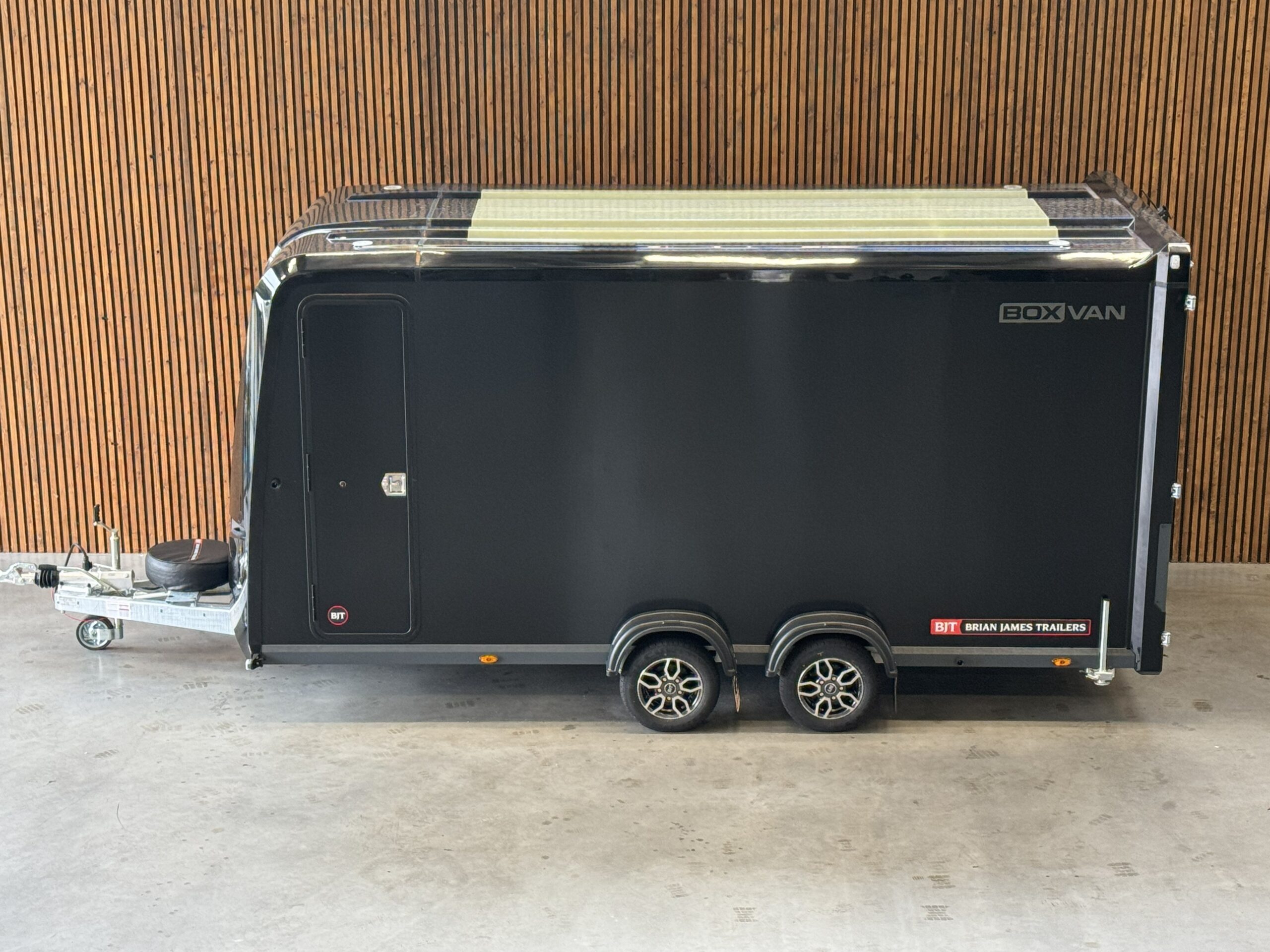 Brian James Box Van 450x190 3500 kg