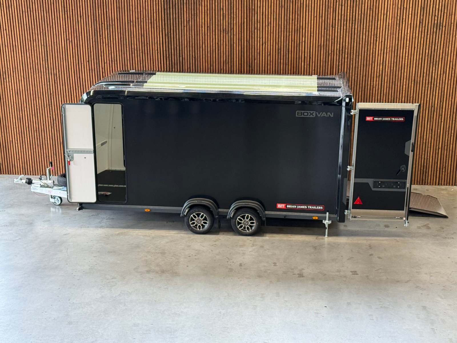 Brian James Box Van 450x190 3500 kg