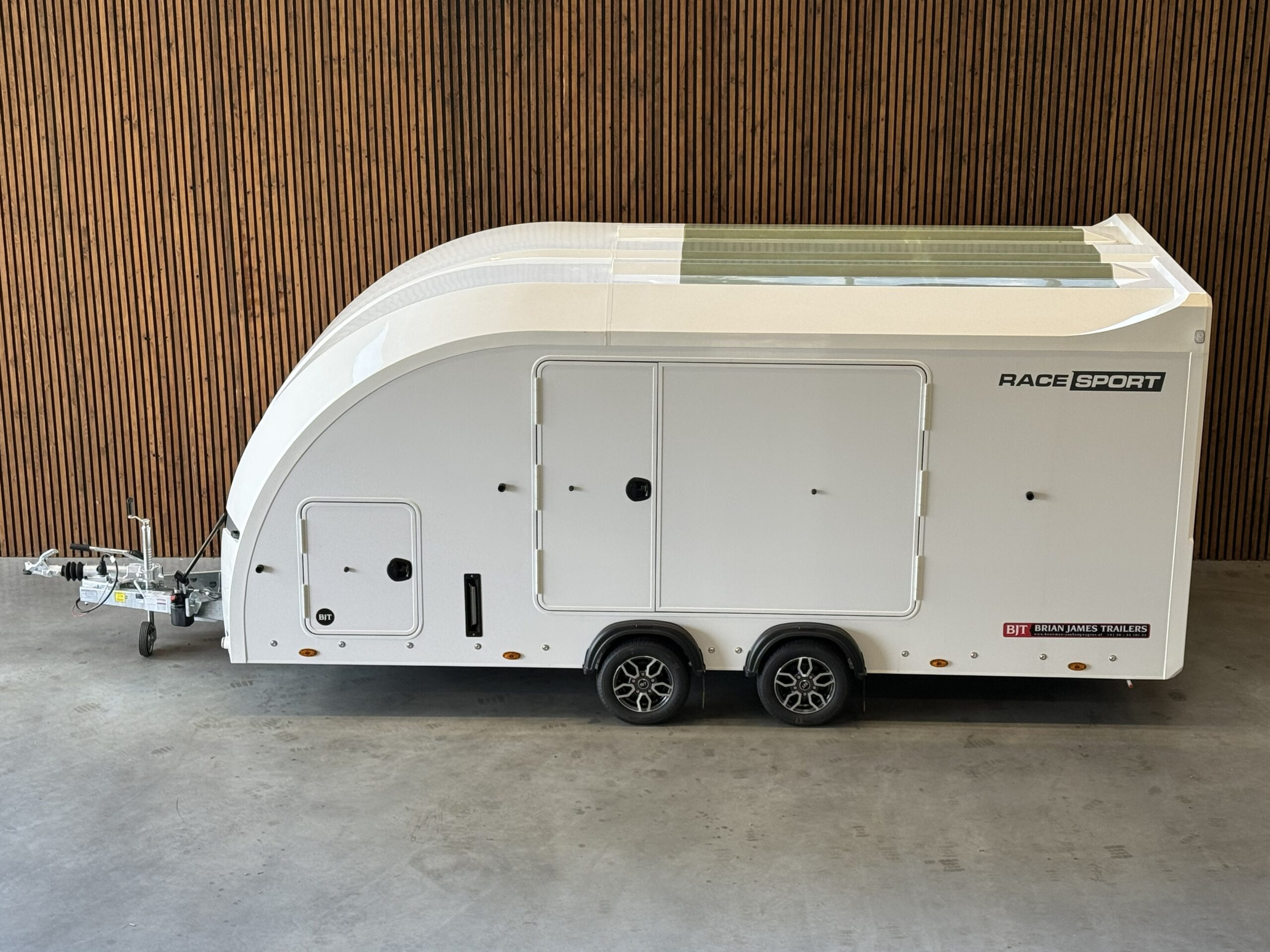 Brian James Race Sport 500×210 2-as 12 inch 3500kg White Body