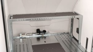 Werkbankfaciliteit - bestaat uit werkbankpanelen die een vlak en veilig oppervlak creëren voor extra