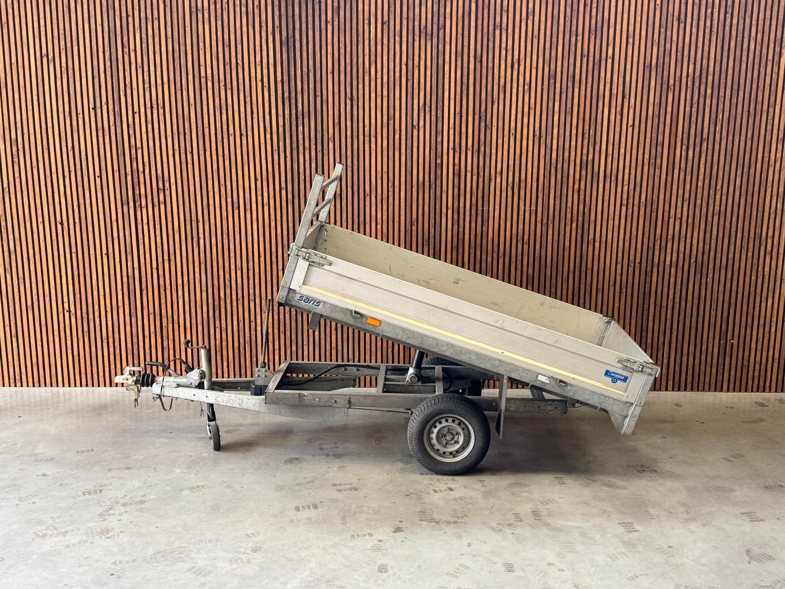 Saris kipper 255x135 1400kg enkelas