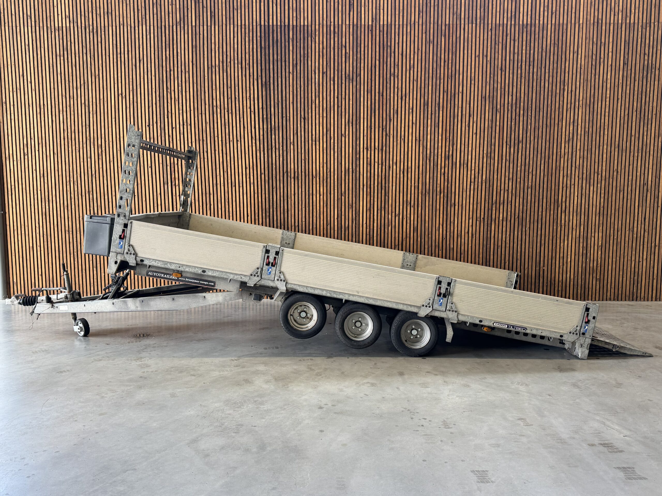 Brian James Cargo Tiltbed 450x200 3500kg 3-as