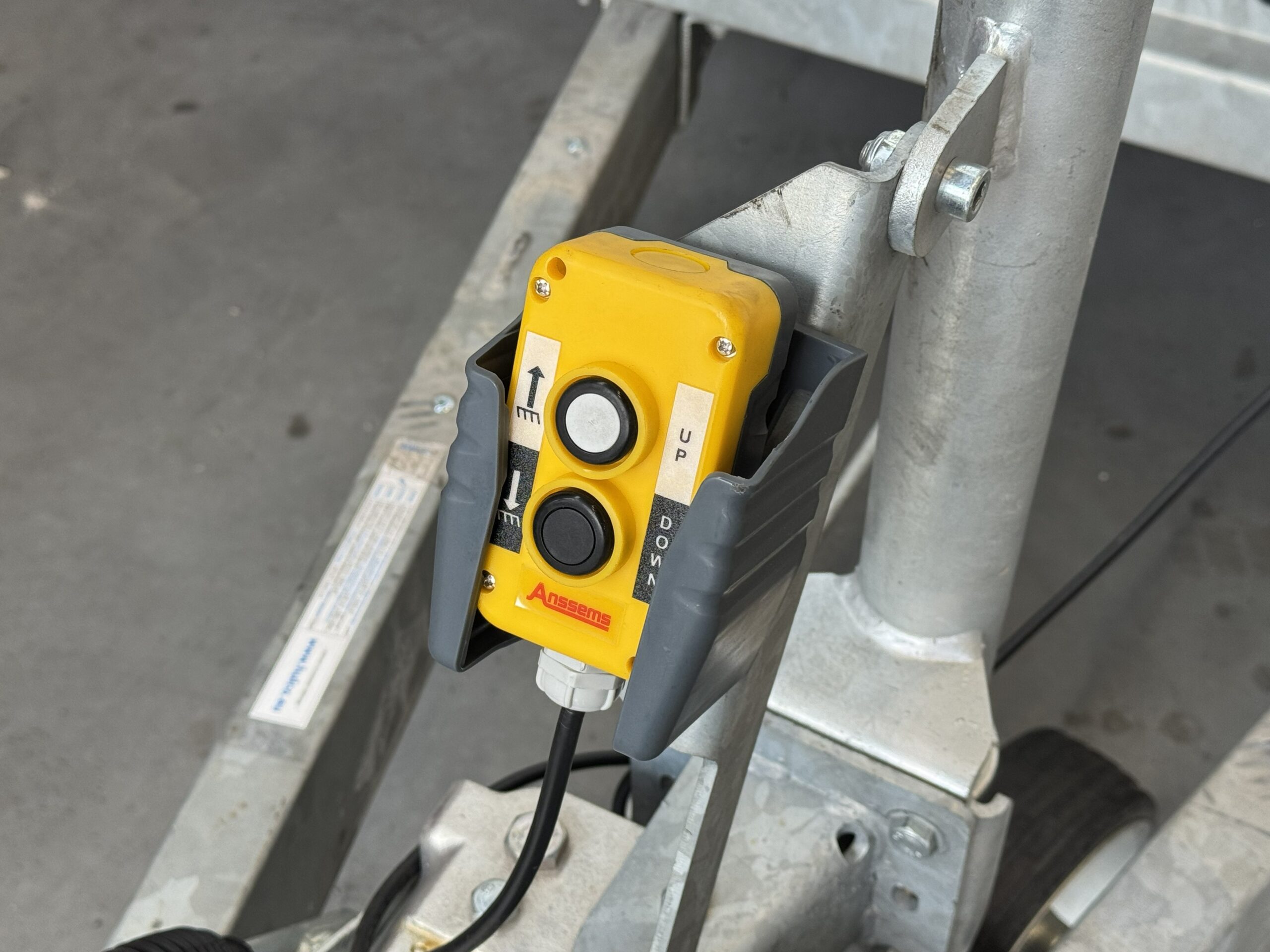 Hulco kipper BENAX-3 405x203 3500kg - Demo - Afbeelding 4