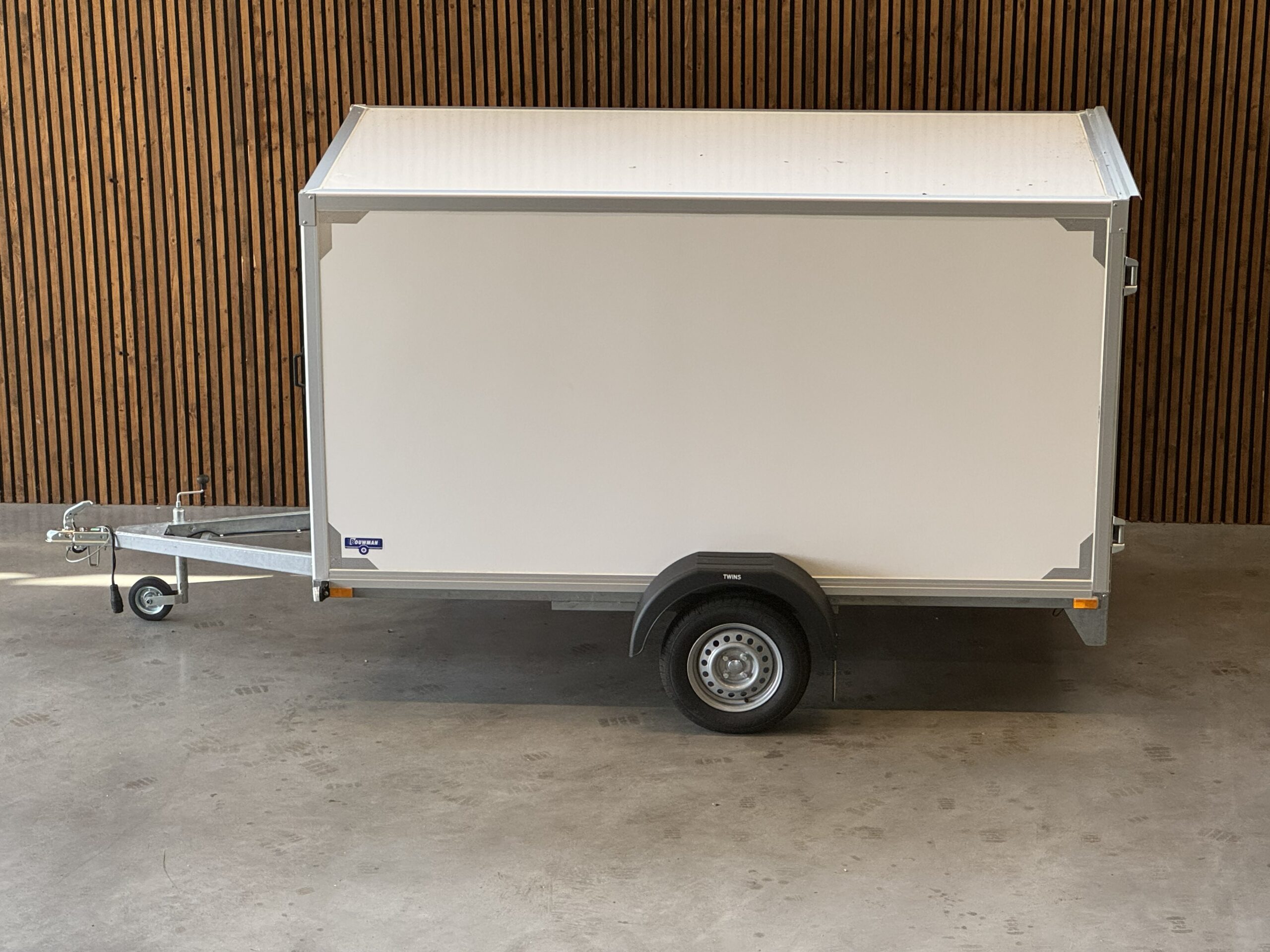 Twins Trailers Gesloten Opbouw 307x157x150 750kg Enkelas